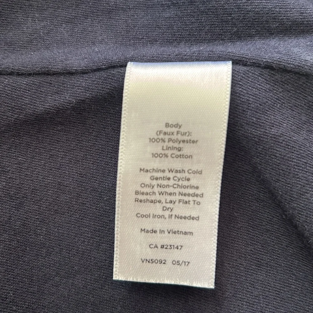 T By Talbots, Ivory, Sherpa, Sleeveless Vest, Size Small - Picture 6 of 6